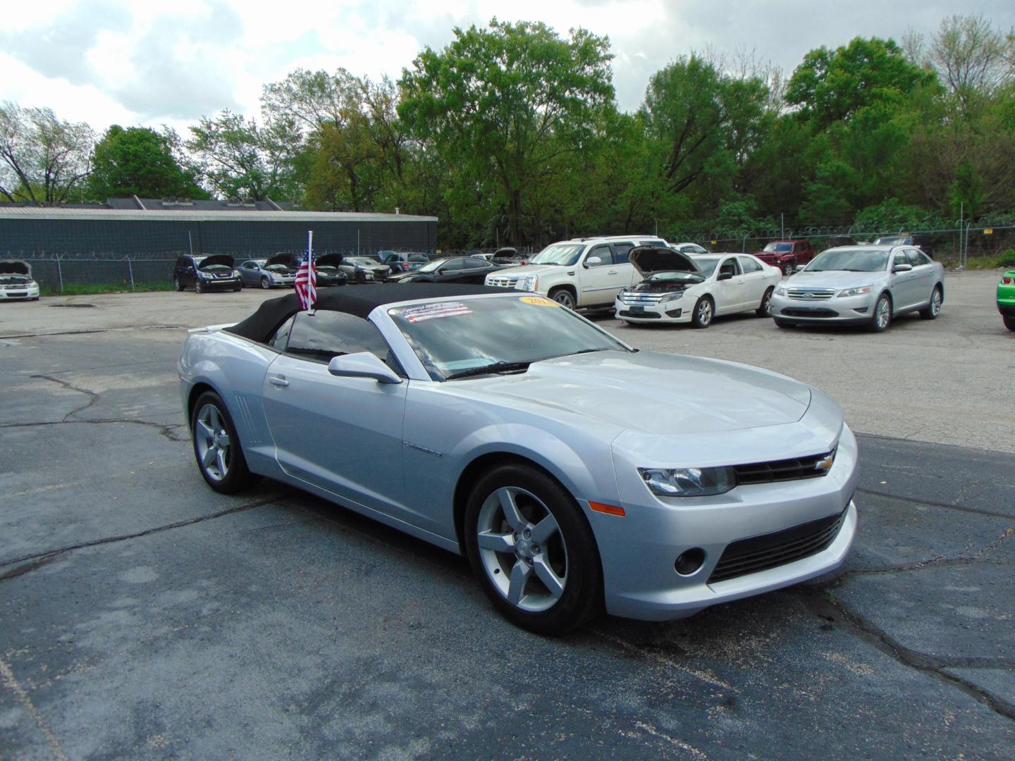 2014 Chevrolet Camaro (2G1FB3D39E9) , located at 2105 Dixie Hwy, Louisville, KY, 40210, (502) 772-3333, 38.220932, -85.795441 - Photo#1